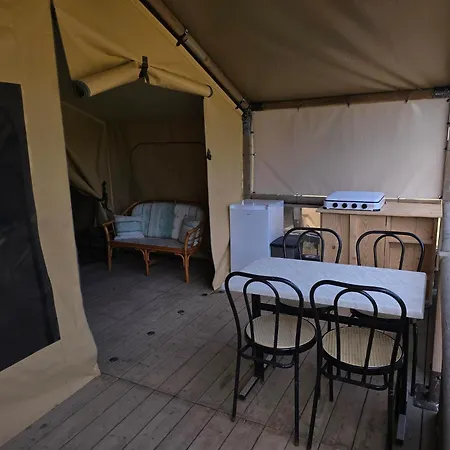 Clos Des Monts Tente Safari J Luxury tent Saint-Martin-des-Besaces